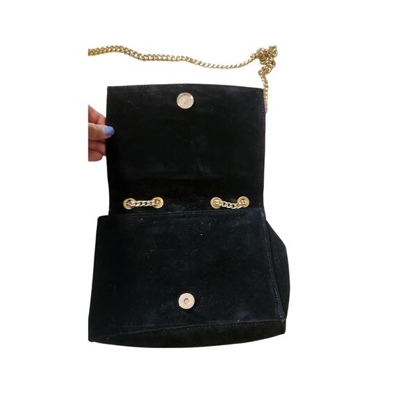 Black Quilted Velvet-Look Chain Strap Shoulder Bag – Magnetic Closure - Picture 3 of 8